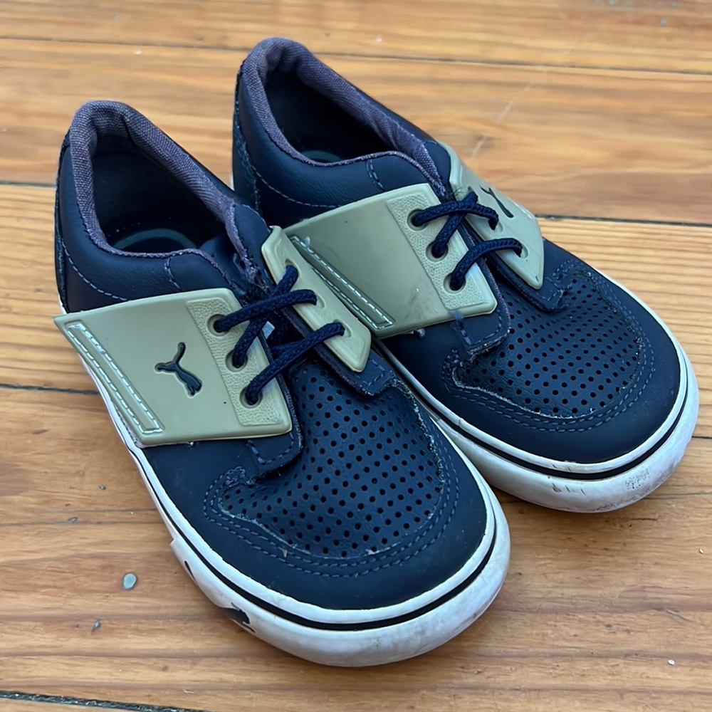 Puma slip on sneakers, baby size US 6